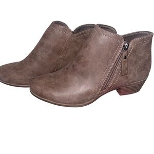 NWT Arizona Jean Company Women's Brown Side Zip Ankle Boots - Womens 7.5